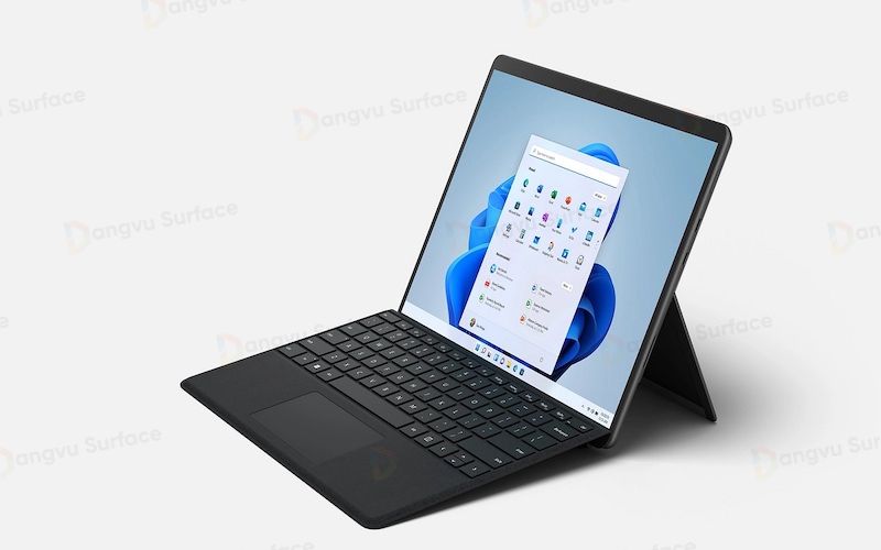 Khi gắn bàn phím vào thì Pro 8 sẽ hoàn toàn bị mất đi viền dưới