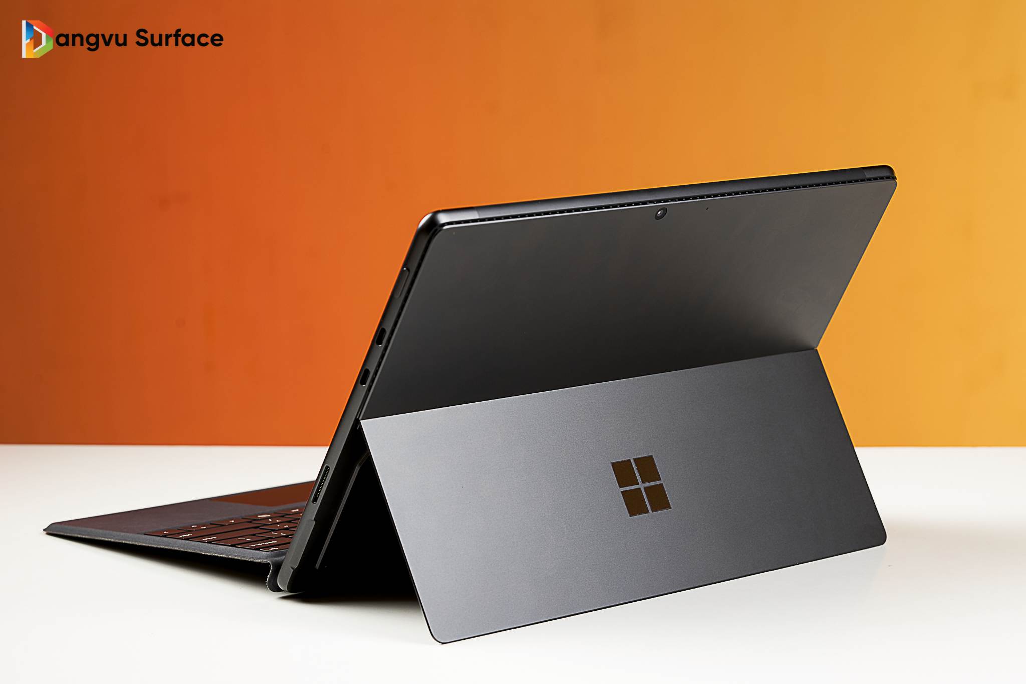 Microsoft Refurbished thế hệ Pro thứ 8 này sẽ là một lựa chọn tuyệt vời và đáng để đầu tư