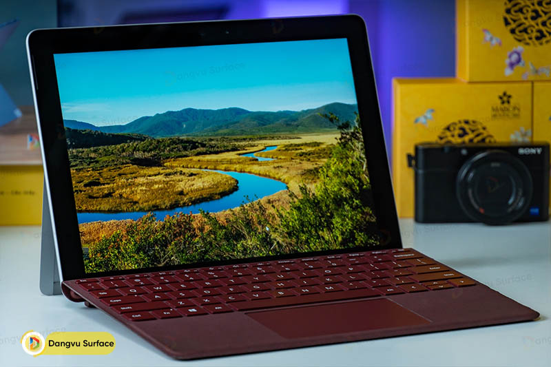 Surface Go nổi tiếng với thiết kế nhỏ gọn tối ưu