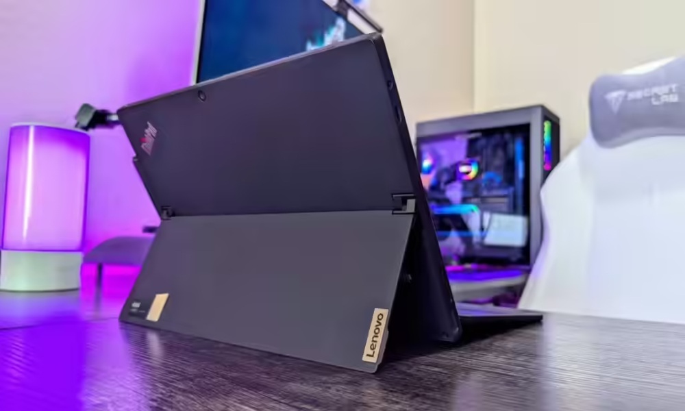 Lenovo ThinkPad X12 Detachable cũng không hề kém cạnh khi đem lại những nét ấn tượng trong thiết kế