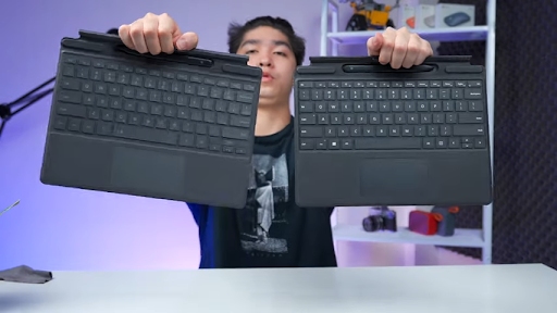 tất cả thiết kế bề ngoài kể cả phần vỏ vẫn được phủ vải giống y chang như bàn phím chính hãng