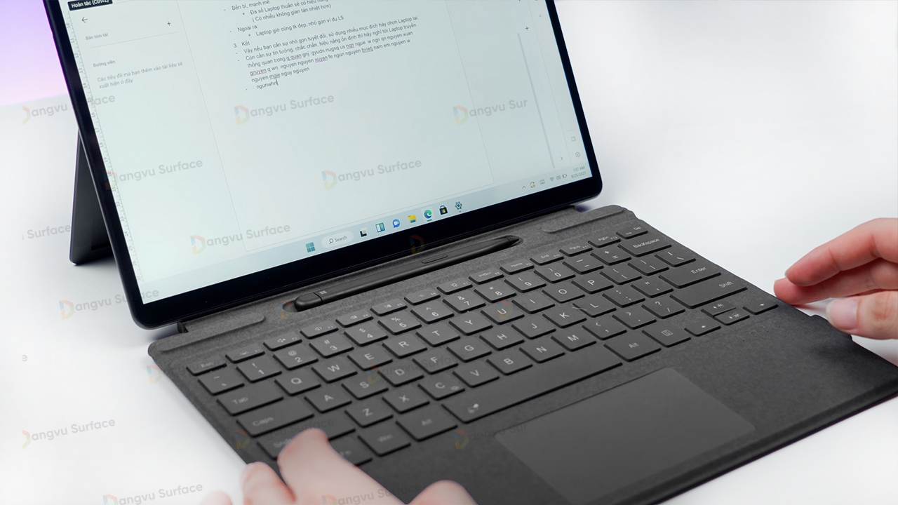 Ưu điểm và nhược điểm khi mua phím Type Cover chính hãng