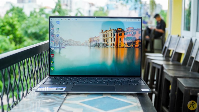 Dell XPS 13 9300 có giá khởi điểm khoảng 29 triệu đồng