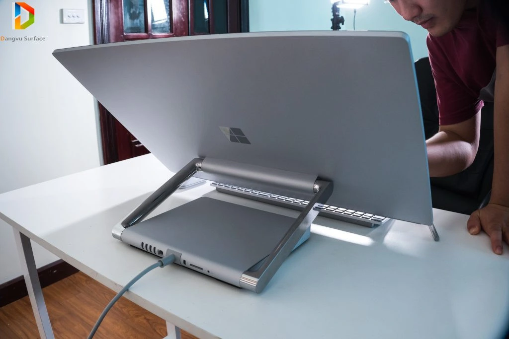 kể từ khi ra mắt Studio 2016 thì sản phẩm đã trở thành tiêu điểm thành công và là bước ngoặt lớn nhất cho dòng Surface