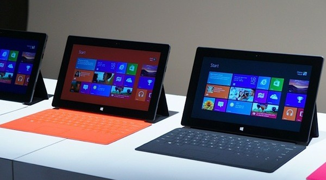 Surface RT được ra mắt lần đầu năm 2012 cùng Windows 8