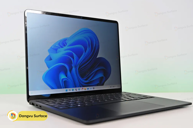 Surface Laptop 8 không thay đổi quá nhiều về thiết kế tổng thể