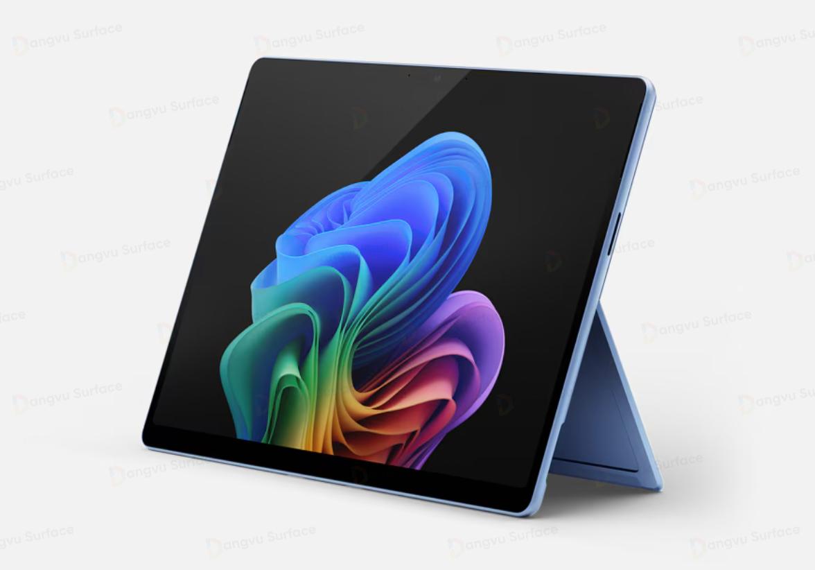 Về độ sáng, Surface Pro 11 cũng đáp ứng tốt nhu cầu sử dụng trong nhiều điều kiện môi trường khác nhau