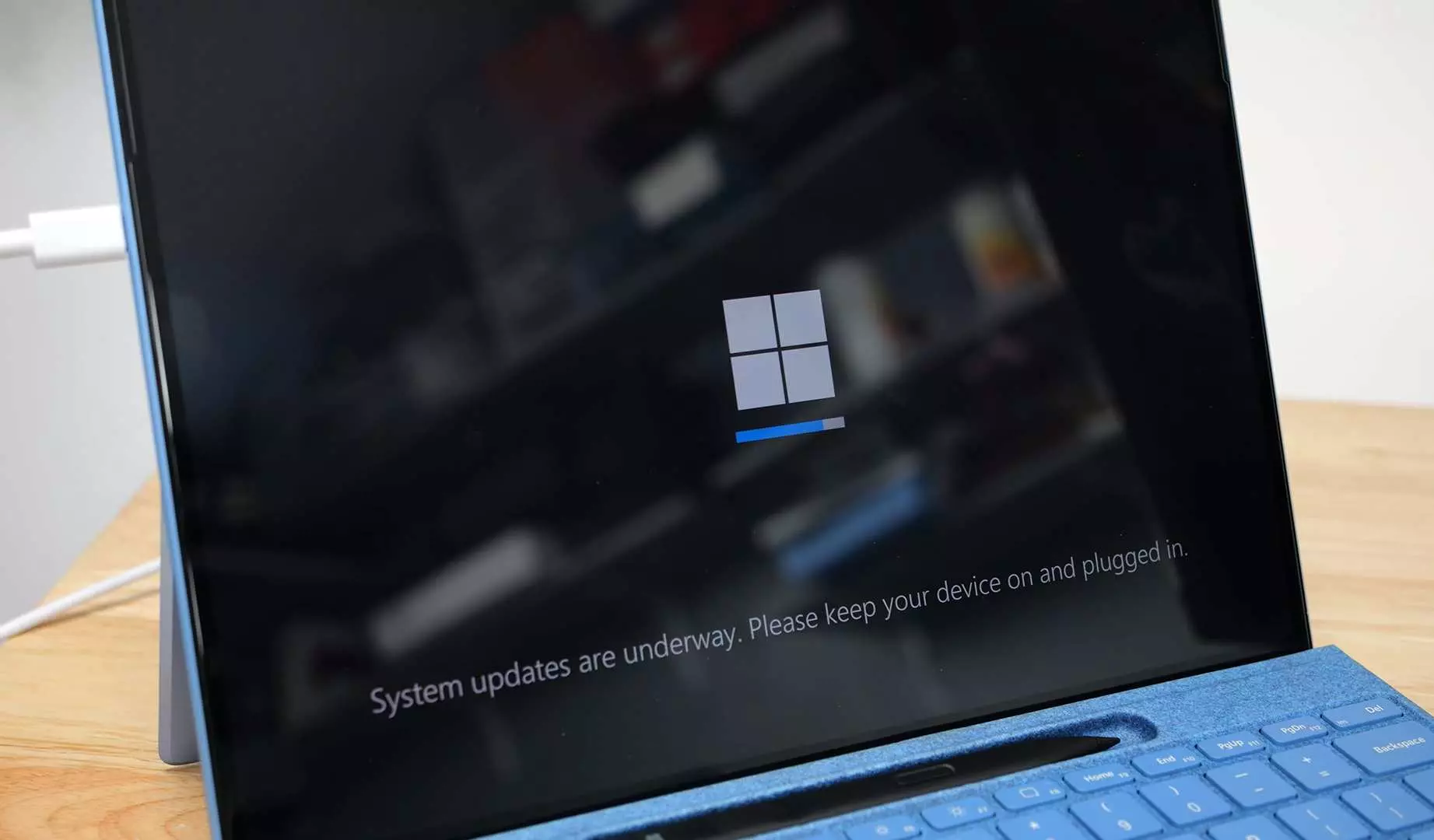 các tính năng AI trên Surface Pro 11 liên tục được Microsoft cập nhật thông qua các bản nâng cấp của Windows 11