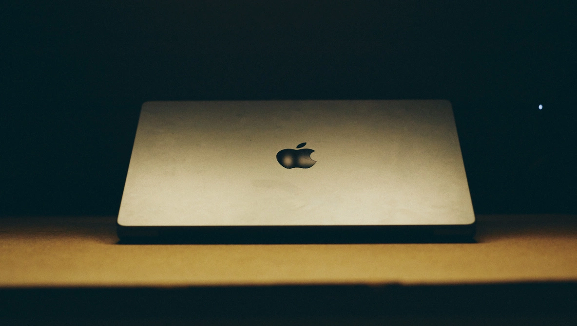 MacBook Pro M3 Series vẫn đi theo ngôn ngữ tối giản và sang trọng đặc trưng của nhà Táo