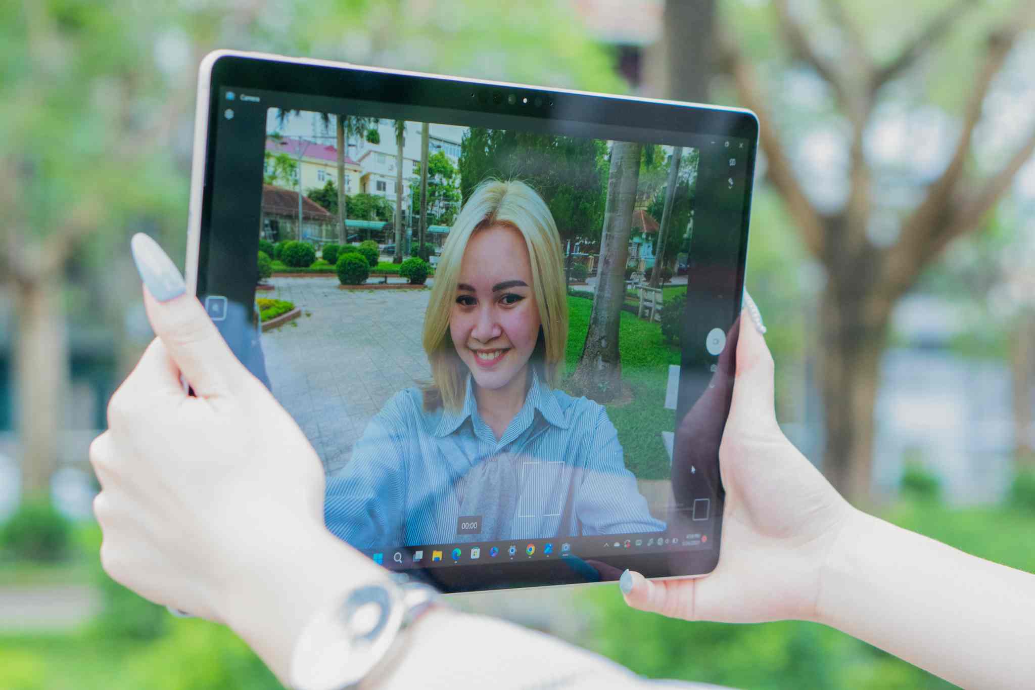 Camera và âm thanh vẫn đáp ứng tốt học tập, làm việc