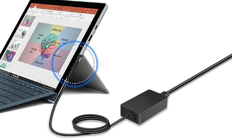 Surface Pro 8 còn hỗ trợ sạc nhanh 65W thông qua cổng Surface Connect