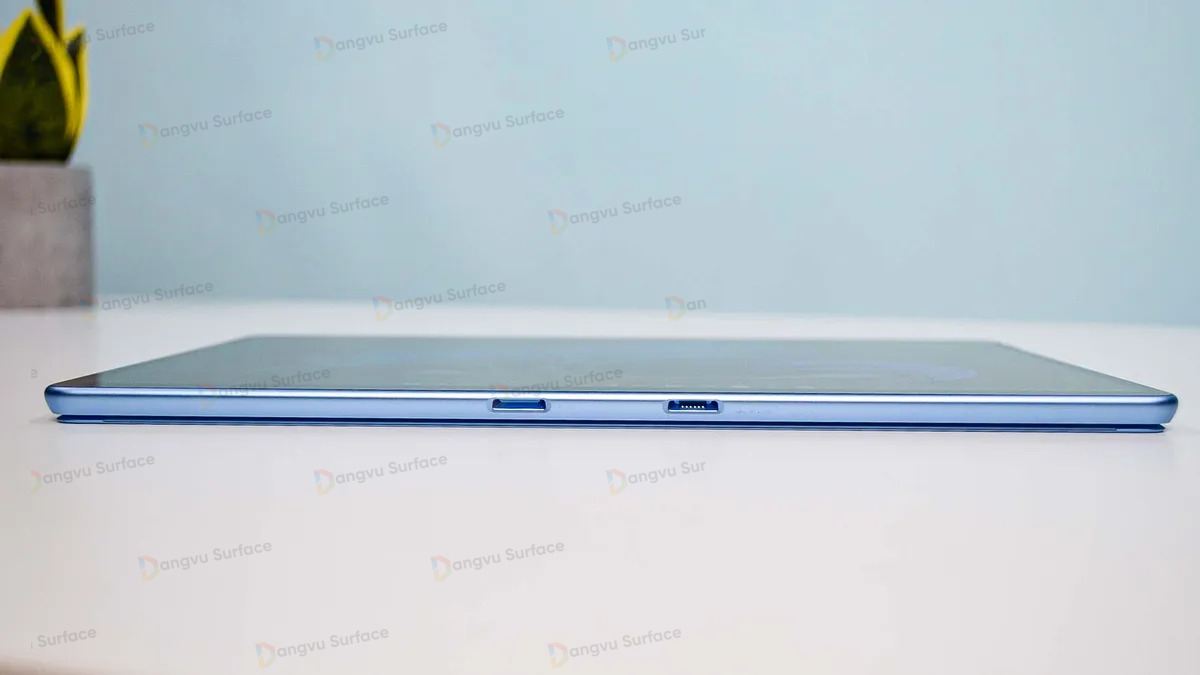 Surface Pro 11 được Microsoft trang bị hệ thống cổng kết nối hiện đại