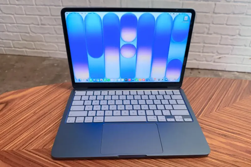 Surface Neo có thể cạnh tranh với MacBook Neo?