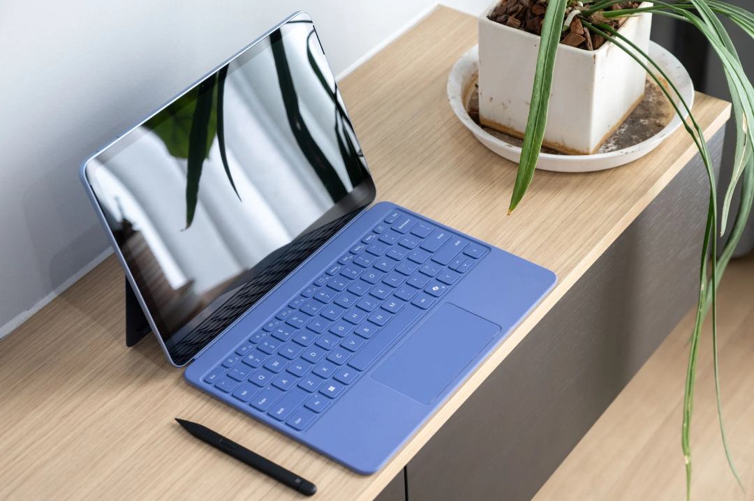 Nên mua Surface Pro 12 inch hay iPad Pro 11 inch M5
