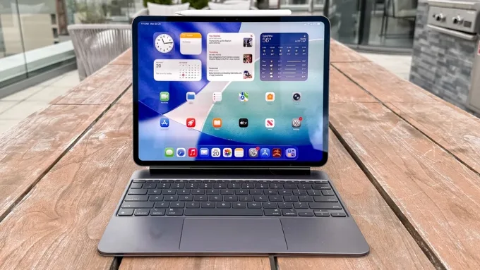 iPad Pro 11 inch M5 là tùy chọn Nano-texture glass, giúp giảm hiện tượng phản chiếu và hạn chế tình trạng chói sáng