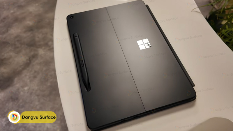 Surface Pro 12 inch có giá khởi điểm từ 1.149,99 USD