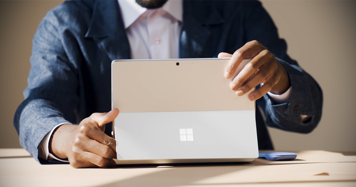 Surface Pro 12 Intel Core Ultra và iPad Pro 13 M5 đều gây ấn tượng với kiểu dáng hiện đại
