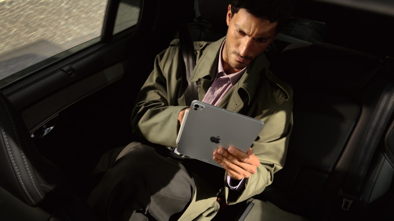 iPad Pro 13 M5 tập trung nhiều hơn vào sự mỏng nhẹ và tính cơ động của một mẫu tablet cao cấp
