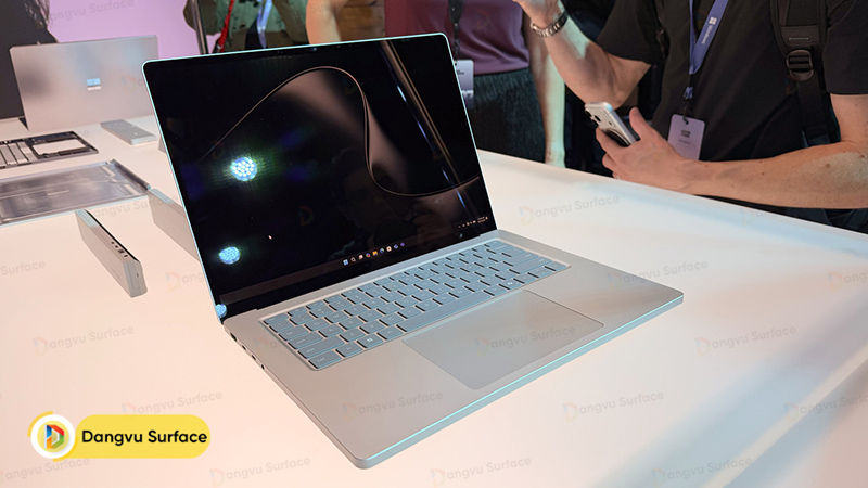 Chiếc laptop sở hữu một thiết kế cao cấp, hoàn thiện từng chi tiết